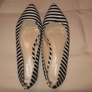 Pointed toe flats